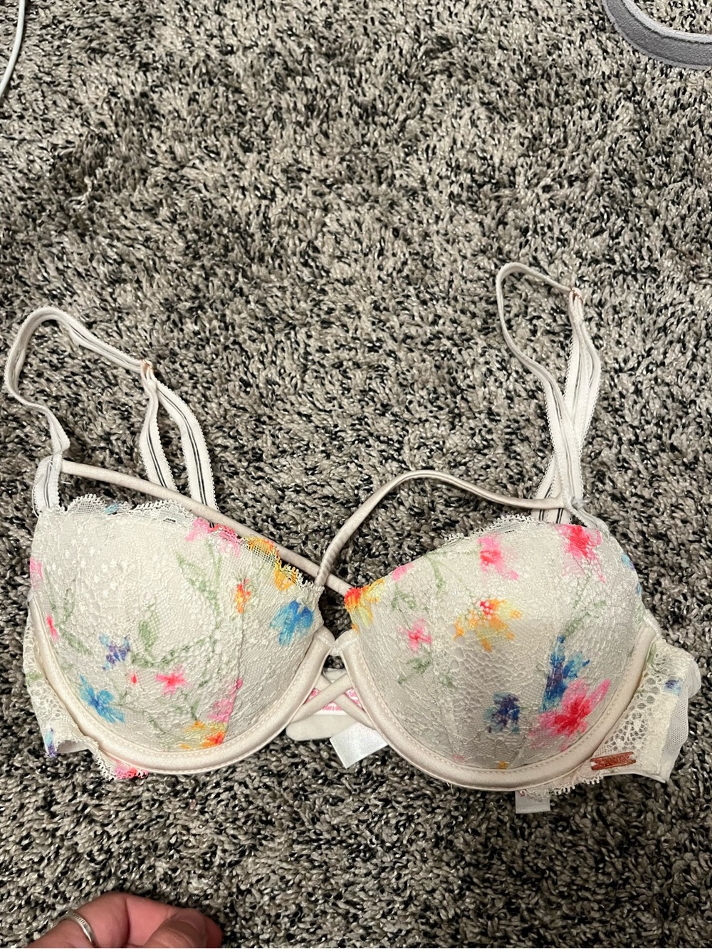 PINK Victoria's Secret White Floral Lace Bra 32B